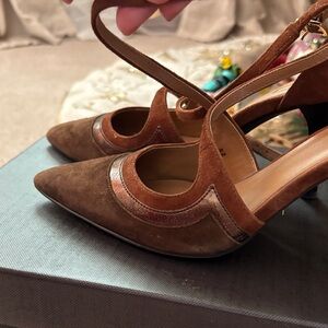 Tahari Brown heels
